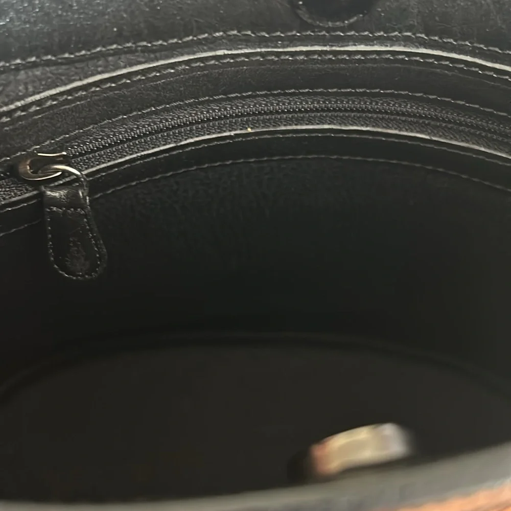 Bambas Work of Art Leather Shoulder Bag - Picture 12 of 12